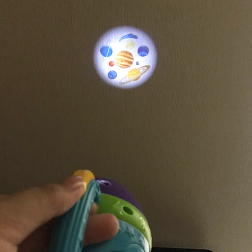 【LeapFrog 跳跳蛙】Scout 星空手提夜燈-租玩具 (2)-rLW6x.jpg